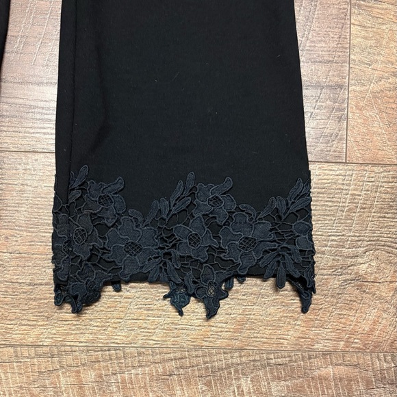 Bailey 44 Pull-On Black Cropped Pants W/ Lace Hem Size Small - Picture 3 of 4